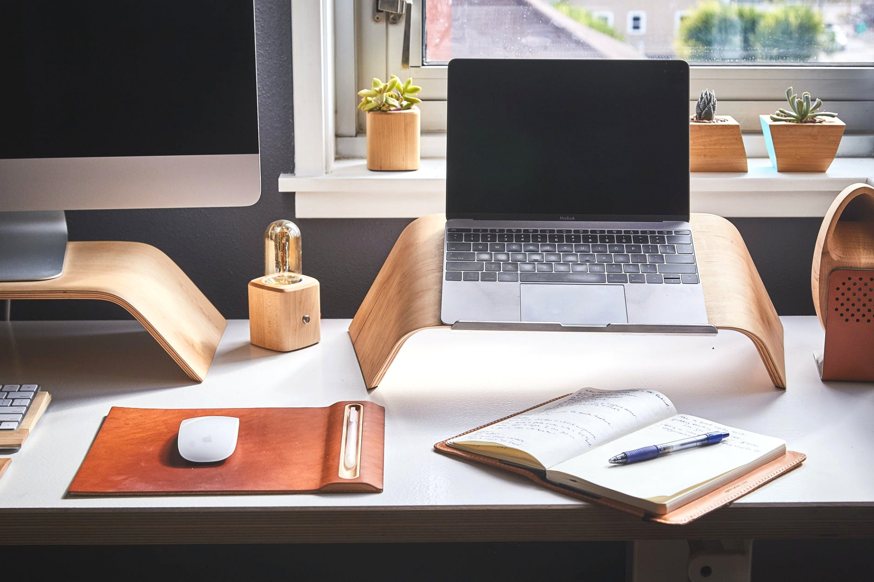 how lawyers and other professionals can set up their work from home space during covid 19