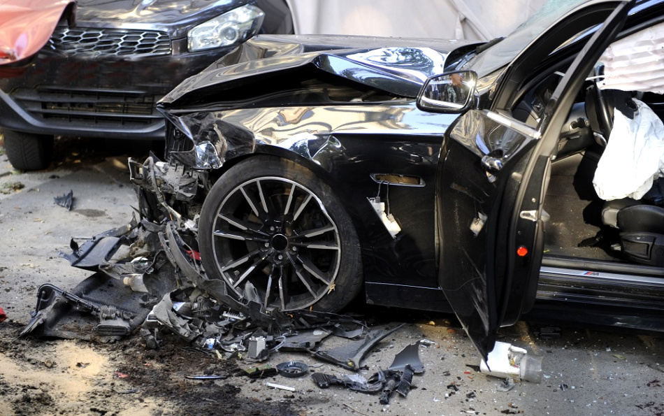 should i hire a personal injury lawyer after a car accident