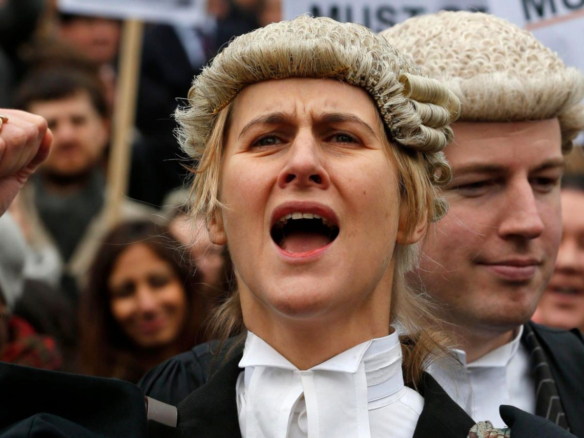 dress code for lawyers a uk guide reveals a ist double standard