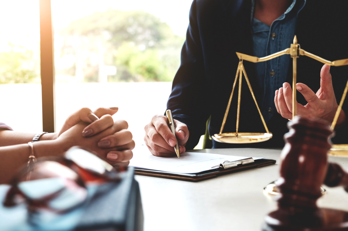 top five reasons to hire a litigation lawyer in savannah